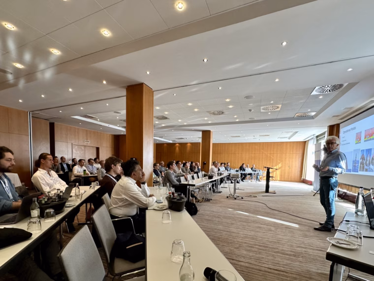 Martin Fischer presenting on the Americas Cup 2024 optimization with CAESES